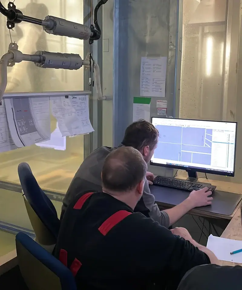 Fachschulung für Roboterbediener an Lackieranlagen